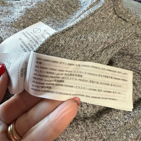 Hollister baby tee gray ribbed long sleeve top with yellow flower size XXS - Picture 7 of 7